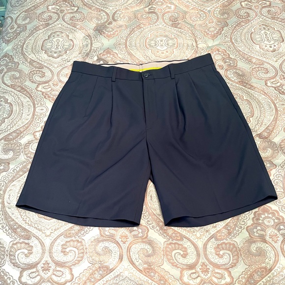 Navy men’s golf shorts - Picture 1 of 8